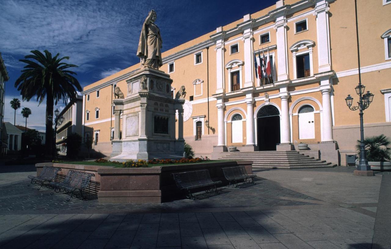 Dimora Del Chiostro Hotel Oristano Exterior foto
